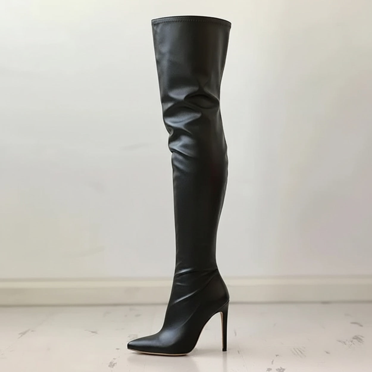 Women's Overknee Boots - Leather - Pointed Toe - Stiletto Heel - Elegant Fit